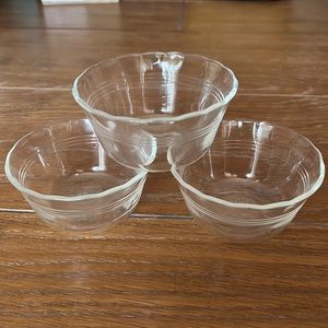 3 Vintage Pyrex Small Glass Pudding Custard Cups with Decorative Scalloped Edges